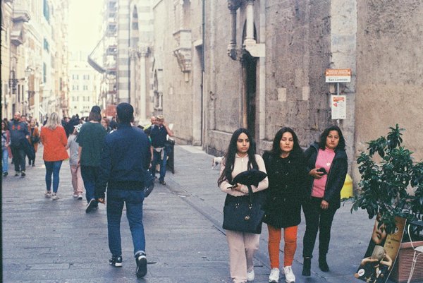 Mastering the Jumpsuit Look: Essential Tips for Stylish Business Lunch Attire